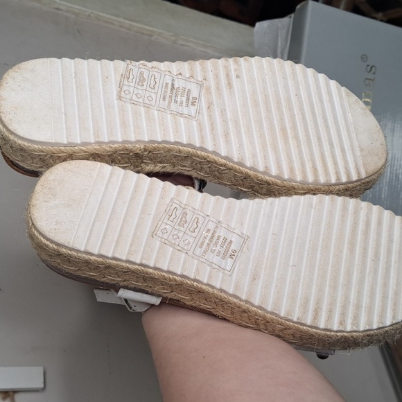 Pierre Dumas white studded platform sandal sz9 - Picture 6 of 7